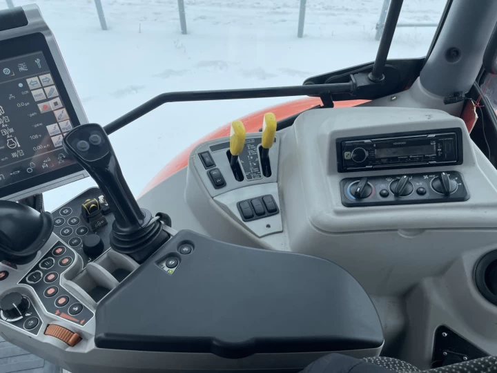 2017 KUBOTA M7-151 PREMIUM KVT 